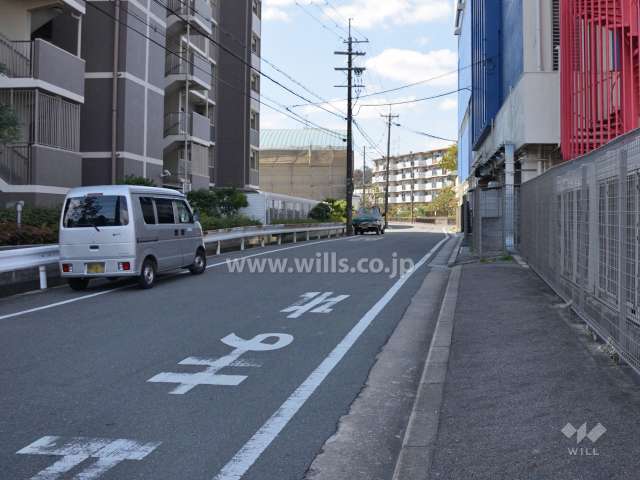敷地北側の前面道路