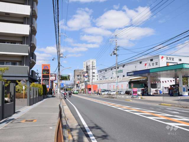 敷地東側の前面道路