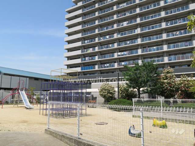 敷地に隣接する上穂積四丁目第三児童遊園