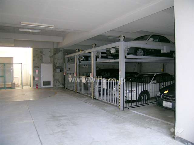 敷地内駐車場（屋内）