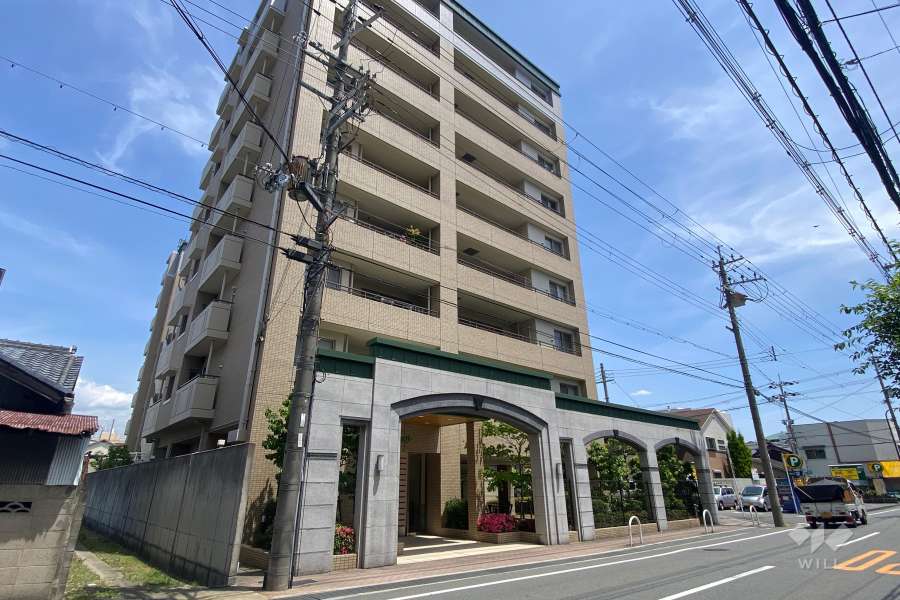 エルクレア茨木アーバンライフの外観（南西側から）