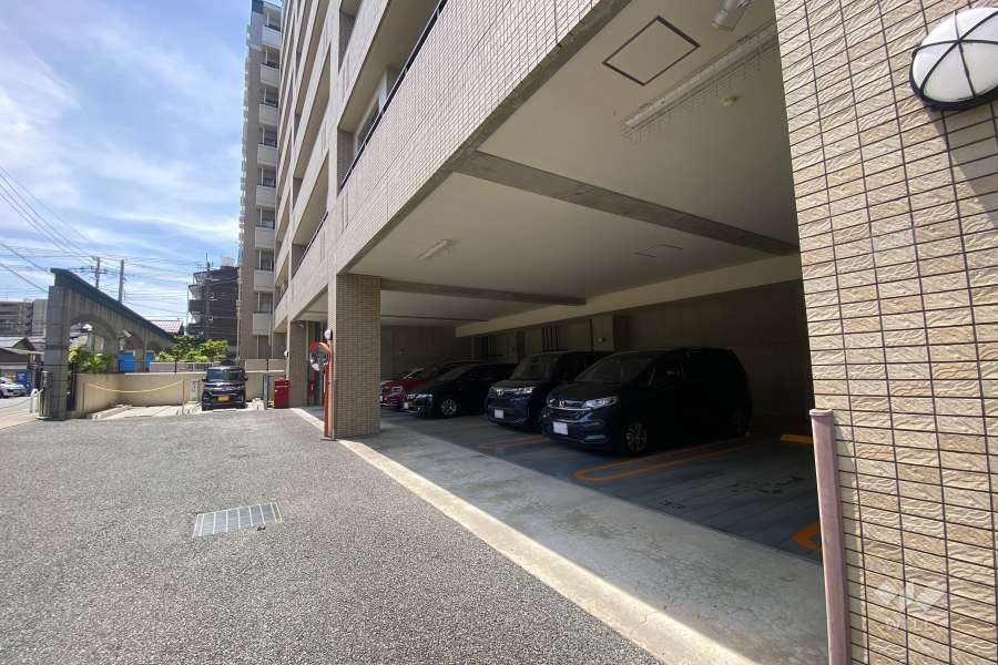 敷地内駐車場（屋内平面式・屋外機械式）