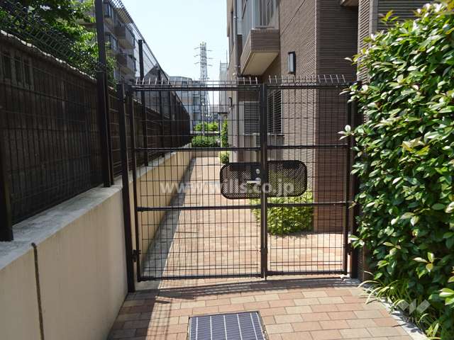 駐輪場の出入り口