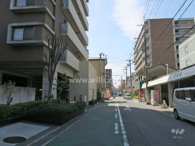 敷地北側の前面道路