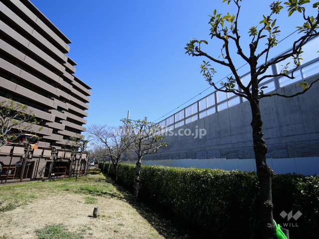 敷地の南側にはJR東海道本線が走っています。