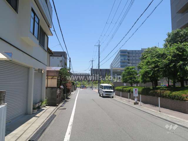 敷地東側の前面道路