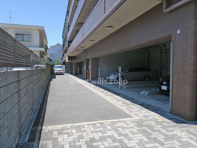 駐車場の出入り口
