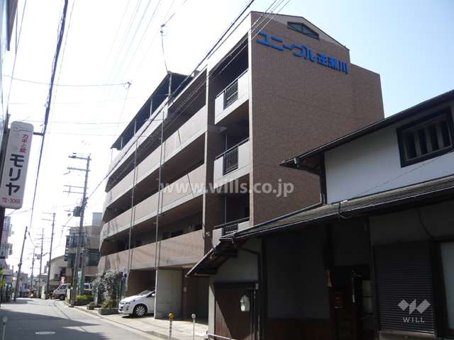ユニーブル逆瀬川の外観（北東から）