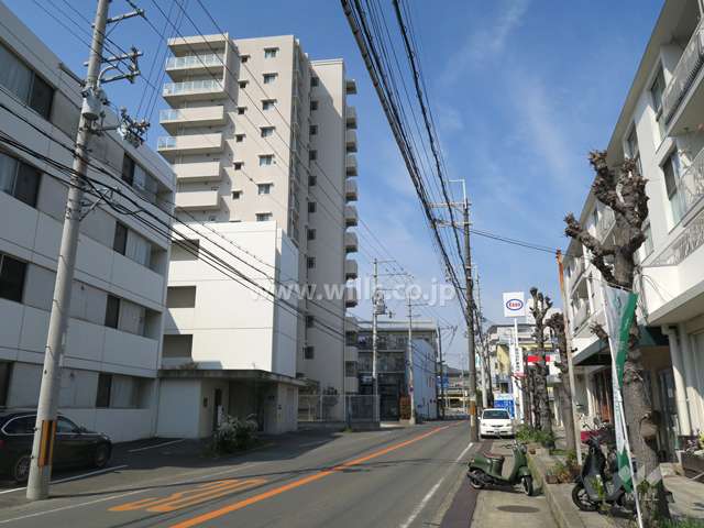 敷地北側の前面道路