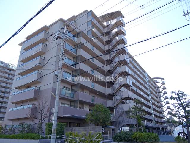 ジオ茨木学園町1番館の外観（北東側から）