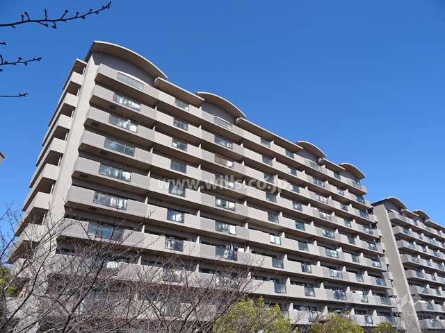 ジオ茨木学園町5番館の外観（南西側から）