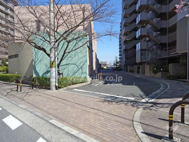 駐車場出入り口