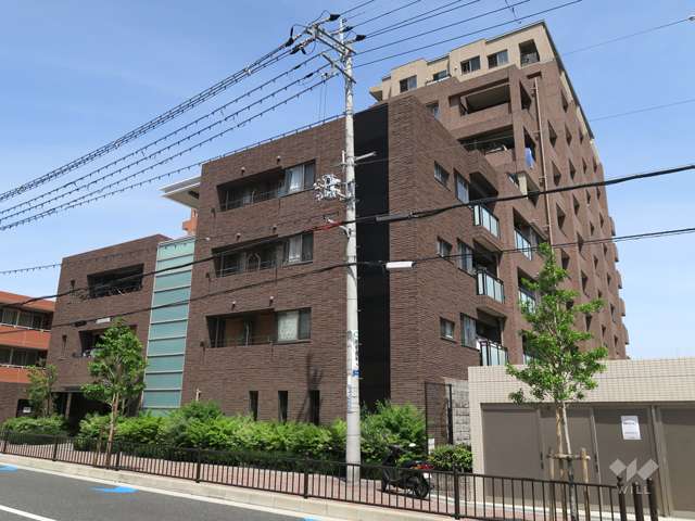 シティハウス茨木新中条の外観（南西側から）