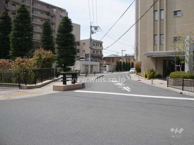 敷地北側の前面道路