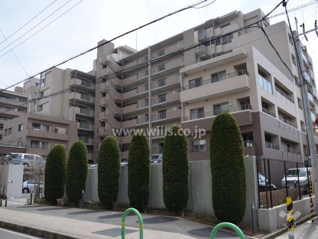 ステイツグラン茨木A棟の外観(北西側から)