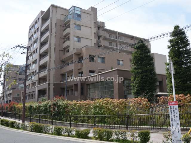 ステイツグラン茨木A棟の外観(北東側から)