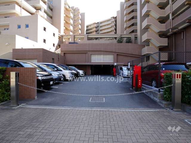 駐車場の出入り口（ロボットゲート付き）