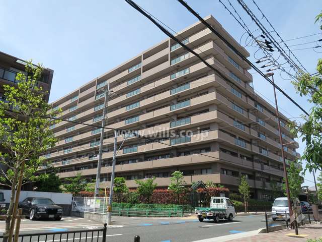ステイツ茨木彩園の街の外観（南東側から）