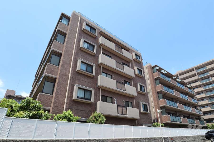 ステイツ茨木・奈良町アネックスの外観（南東側から）