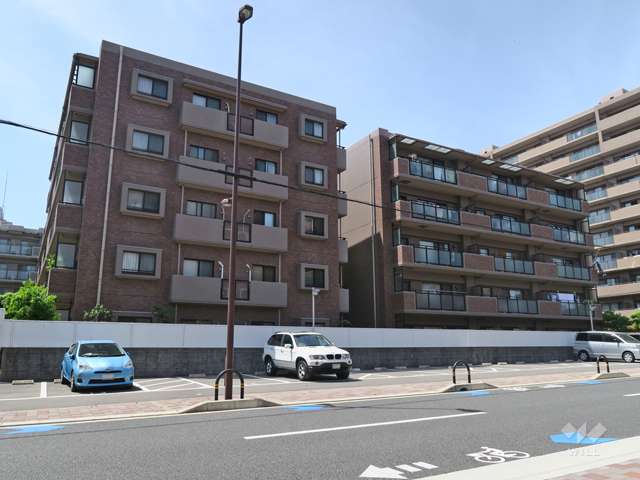 ステイツ茨木・奈良町アネックスの外観（南東側から）