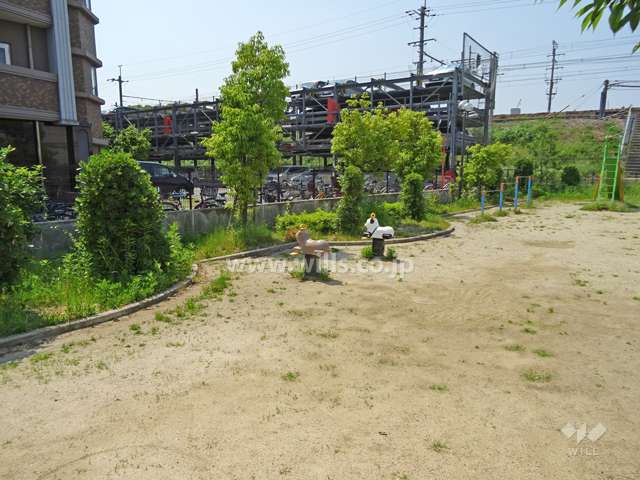 敷地南西側に隣接している公園
