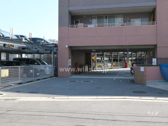 駐車場出入り口