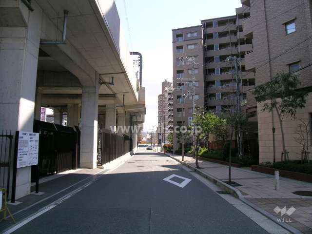 敷地の北側には阪急宝塚線が走っています。