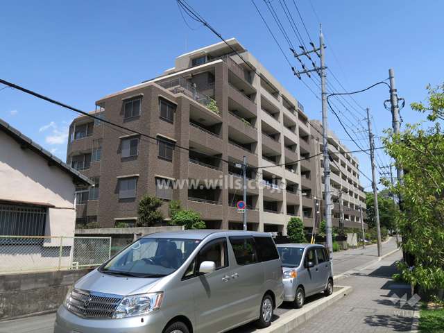 ディアステージ茨木東中条の外観（南西側から）