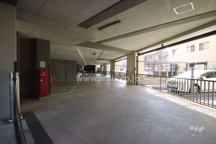 敷地内駐車場(屋外機械式・屋内平面式)