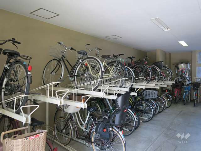 屋内に設けられた駐輪場