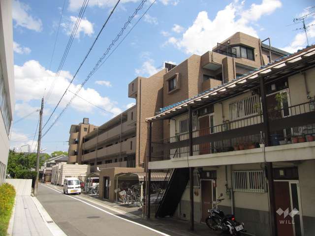 ネバーランド茨木上中条の外観(北西側から)