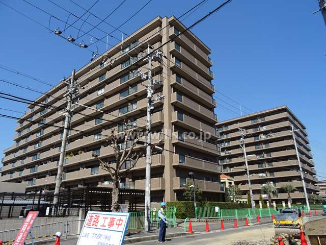 パームズコート茨木パークホームズの外観（南東側から）２