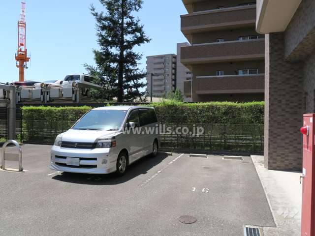 敷地内駐車場（屋外平面式）
