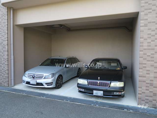敷地内駐車場（屋内平面式）