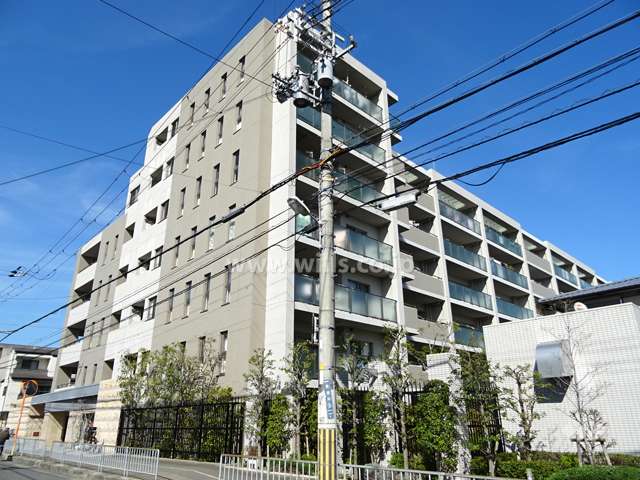 プラウド茨木東宮町の外観（南西側から）