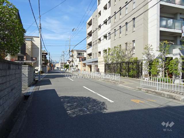 プラウド茨木東宮町の西側前面道路