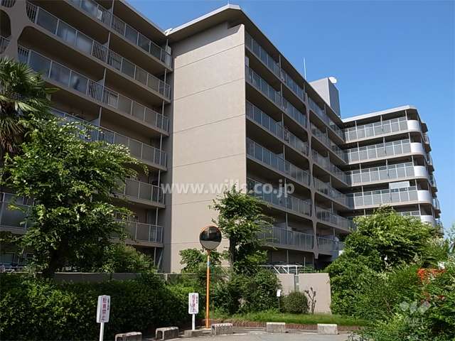 南向きの棟と東向きの棟があります。