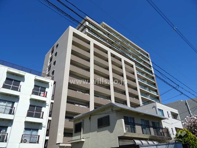 ブランズ茨木の外観(南西側から) 