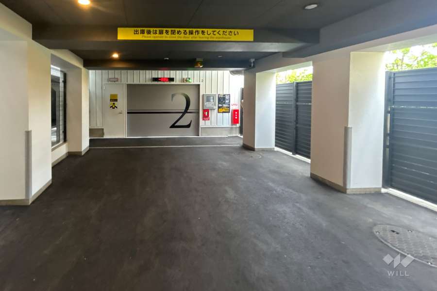 敷地内駐車場（タワー式立体）
