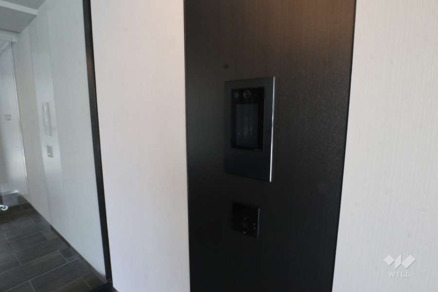 エントランスはオートロック付きです。