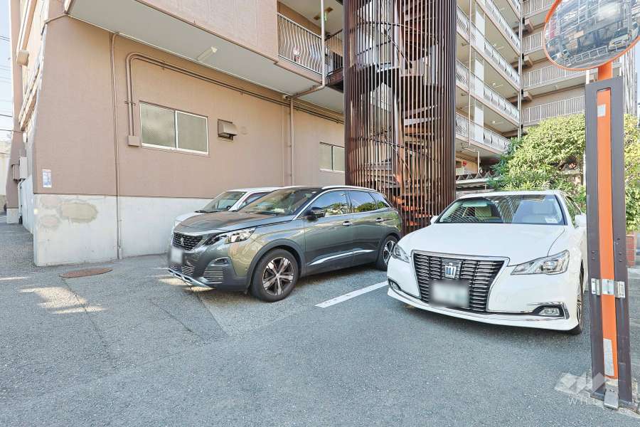 敷地内駐車場（屋外平面式）