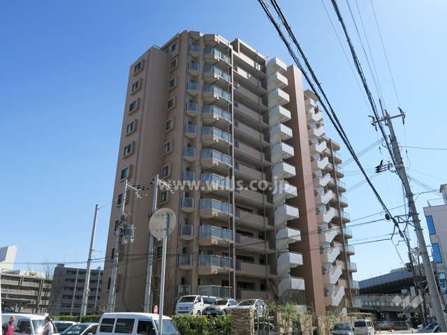 ブランズ南茨木駅前の外観(北西側から)