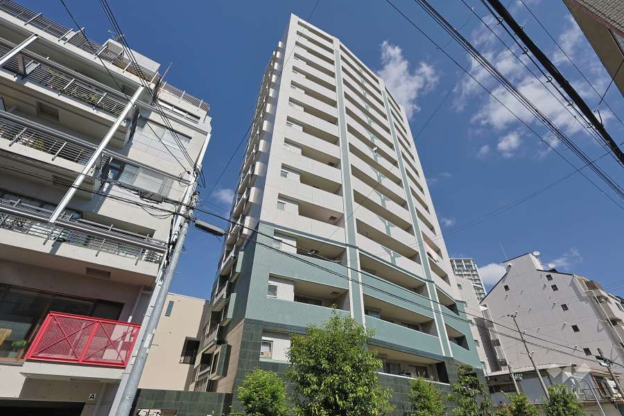 ライオンズマンション清水谷公園の外観（南側から）