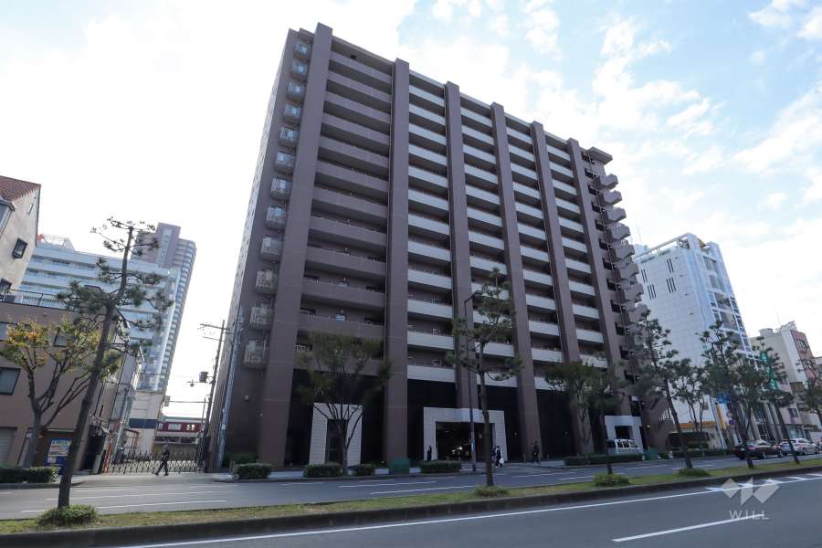 ローレルコート・エスタ上本町の外観（北東側から）