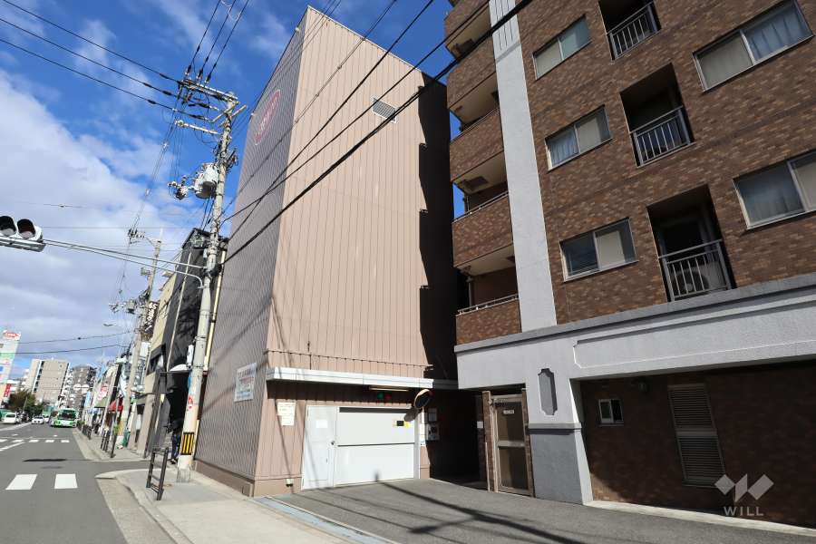 敷地内駐車場（タワー式立体）