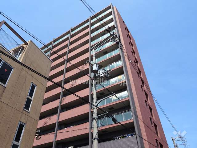 メゾンドール南茨木の外観（南東側から）
