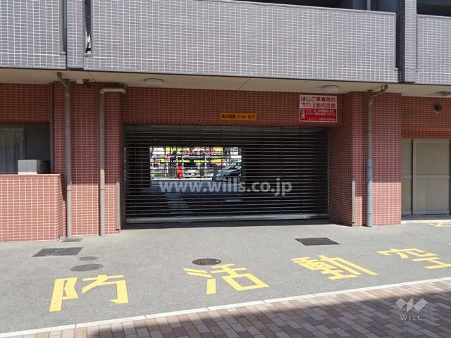 駐車場出入り口（リングシャッター付き）