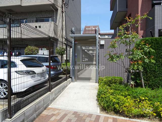 駐輪場出入り口