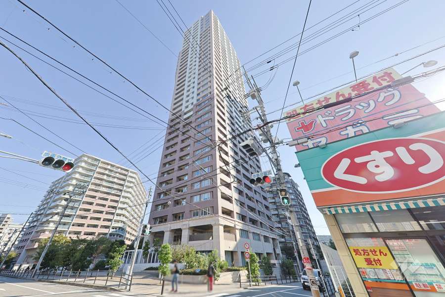 上本町ヒルズマークの外観（南西側から）