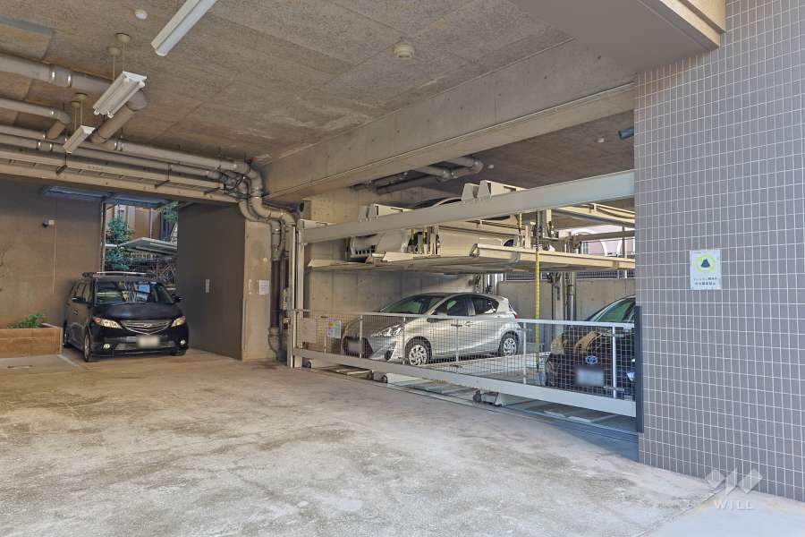 敷地内駐車場（屋内機械式と屋内平面式）